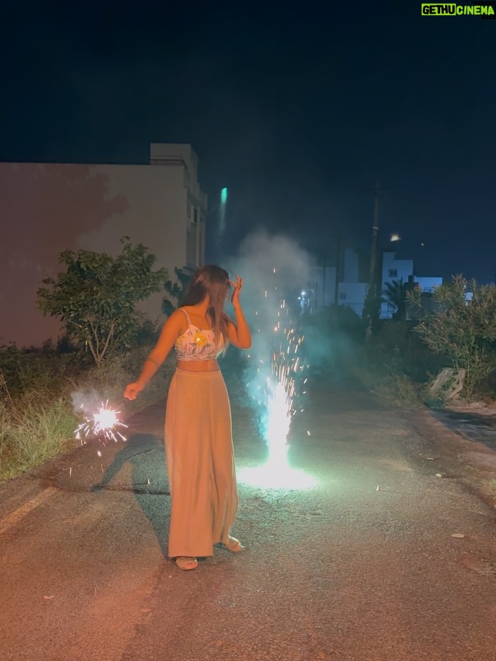 Ganga Gowda - 1.6K Likes - Diwali🧨💥✨❤️
Follow🦋 @gowdthi_2515 
.
.
#gowdthi💫👑 #diwalispecial❤️