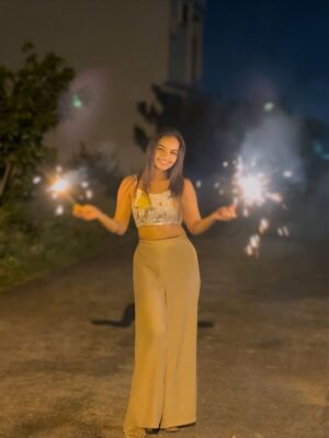 Ganga Gowda Instagram - Diwali🧨💥✨❤️
Follow🦋 @gowdthi_2515 
.
.
#gowdthi💫👑 #diwalispecial❤️