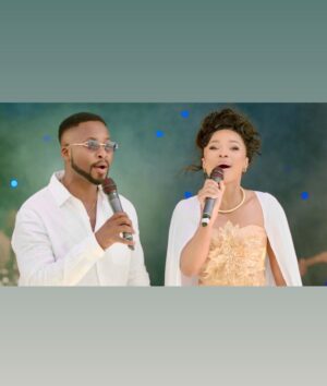 Gaosi Raditholo Instagram - The all White Party 🎉 was phenomenal! Such an Honour sharing the stage with beautiful performers & beautiful people. Gods Grace lives forever, & I’m beyond grateful. #Genesis#Mzansi##Mzansimagic#Mmarona