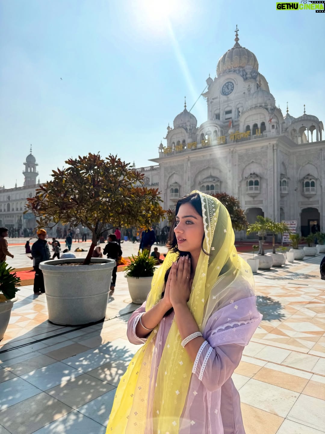 Garvita Sadhwani - 123.3K Likes - Nirbhau nirvair 🧿🤍 visited the most beautiful Golden Temple, Shri Harmandar  Saheb✨
The peace I felt here is inexplainable in words but I know it I’ll carry it within me like a sacred blessing. 

Waheguru ji mehr karna saadi film te #TheGreatPunjabRobbery. April 17, 2026.