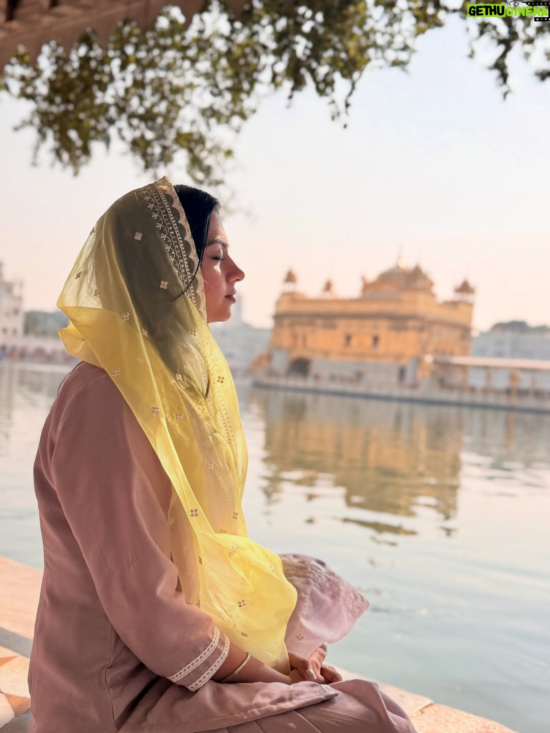 Garvita Sadhwani - 123.3K Likes - Nirbhau nirvair 🧿🤍 visited the most beautiful Golden Temple, Shri Harmandar  Saheb✨
The peace I felt here is inexplainable in words but I know it I’ll carry it within me like a sacred blessing. 

Waheguru ji mehr karna saadi film te #TheGreatPunjabRobbery. April 17, 2026.