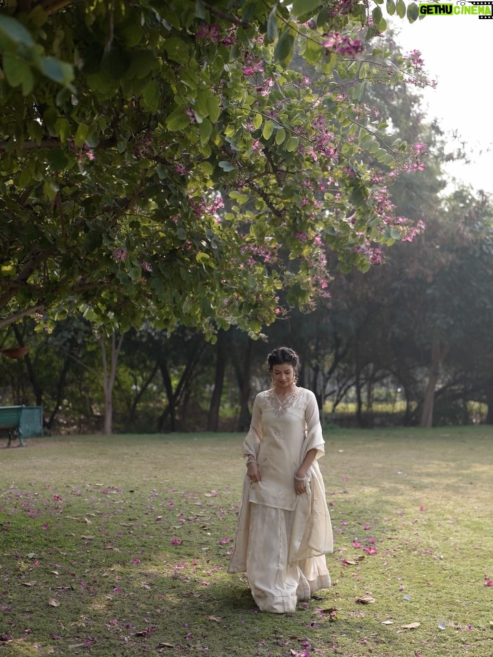 Geetanjali Chauhan - 4.9K Likes - What a beautiful outfit by @pahnavaa.in 🌸❤️
.

Beautifully Captured by @manas_magic 📸 
Styled by Anamika 
Makeup n hair @shivi.makeupstudio 
.
.
#outfit #indianlooks #geetanjalichauhan 
{ ethnic clothes , Indian outfit ideas , classy collection , brand shoots }