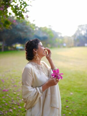 Geetanjali Chauhan Instagram - What a beautiful outfit by @pahnavaa.in 🌸❤️
.
Beautifully Captured by @manas_magic 📸
Styled by Anamika
Makeup n hair @shivi.makeupstudio
.
.
#outfit #indianlooks #geetanjalichauhan
{ ethnic clothes , Indian outfit ideas , classy collection , brand shoots }