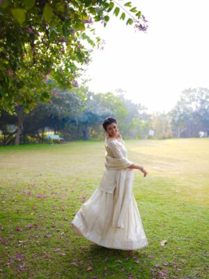 Geetanjali Chauhan Instagram - What a beautiful outfit by @pahnavaa.in 🌸❤️
.
Beautifully Captured by @manas_magic 📸
Styled by Anamika
Makeup n hair @shivi.makeupstudio
.
.
#outfit #indianlooks #geetanjalichauhan
{ ethnic clothes , Indian outfit ideas , classy collection , brand shoots }