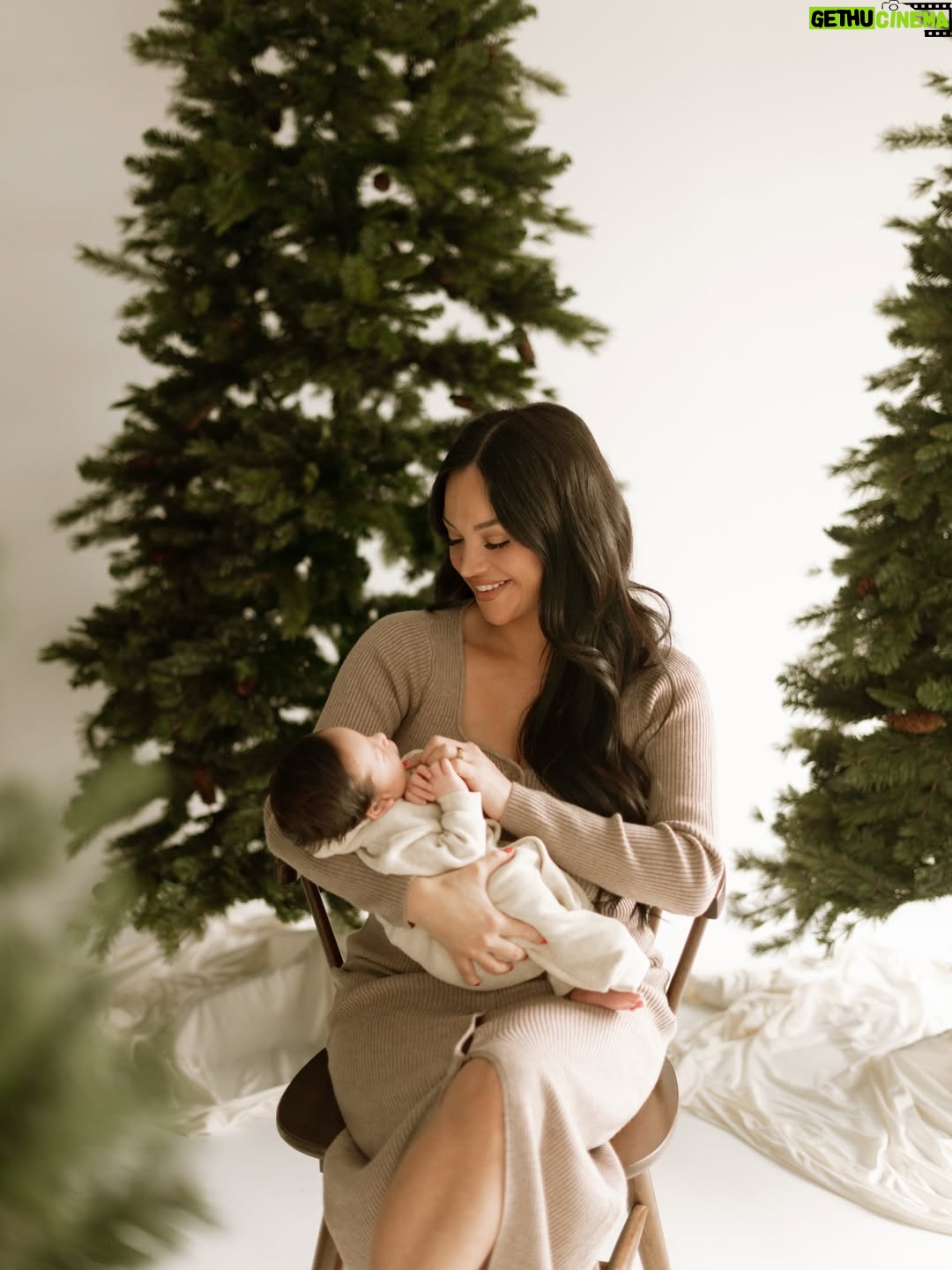 Geles Rodriguez - 2.1K Likes - merry little christmas, the Putzels 🤍