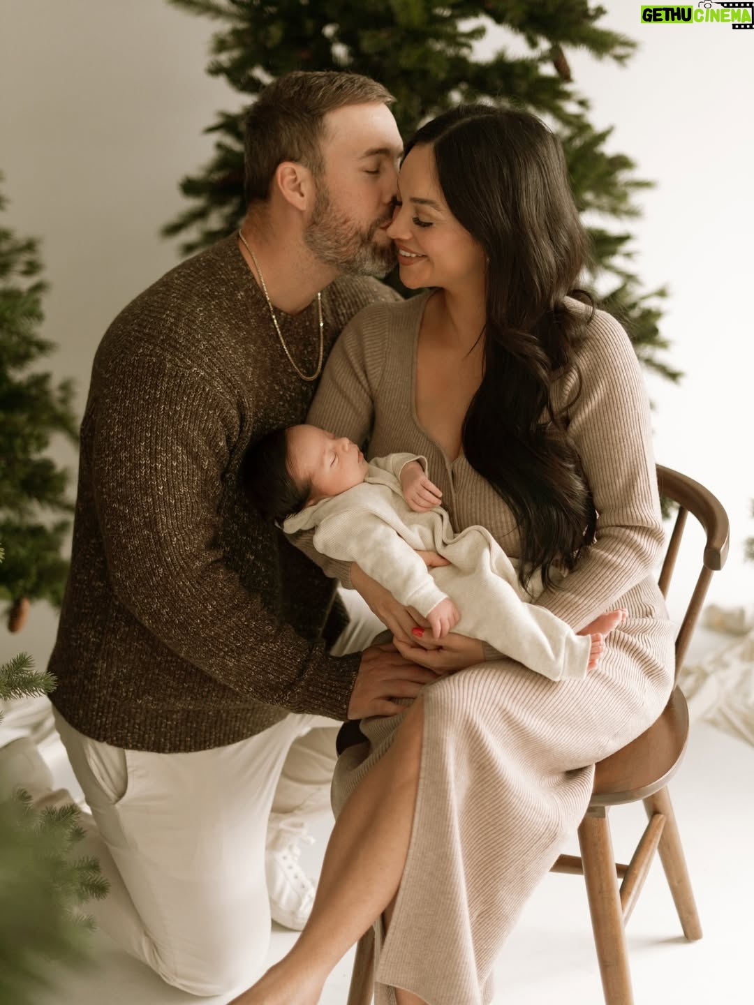Geles Rodriguez - 2.1K Likes - merry little christmas, the Putzels 🤍
