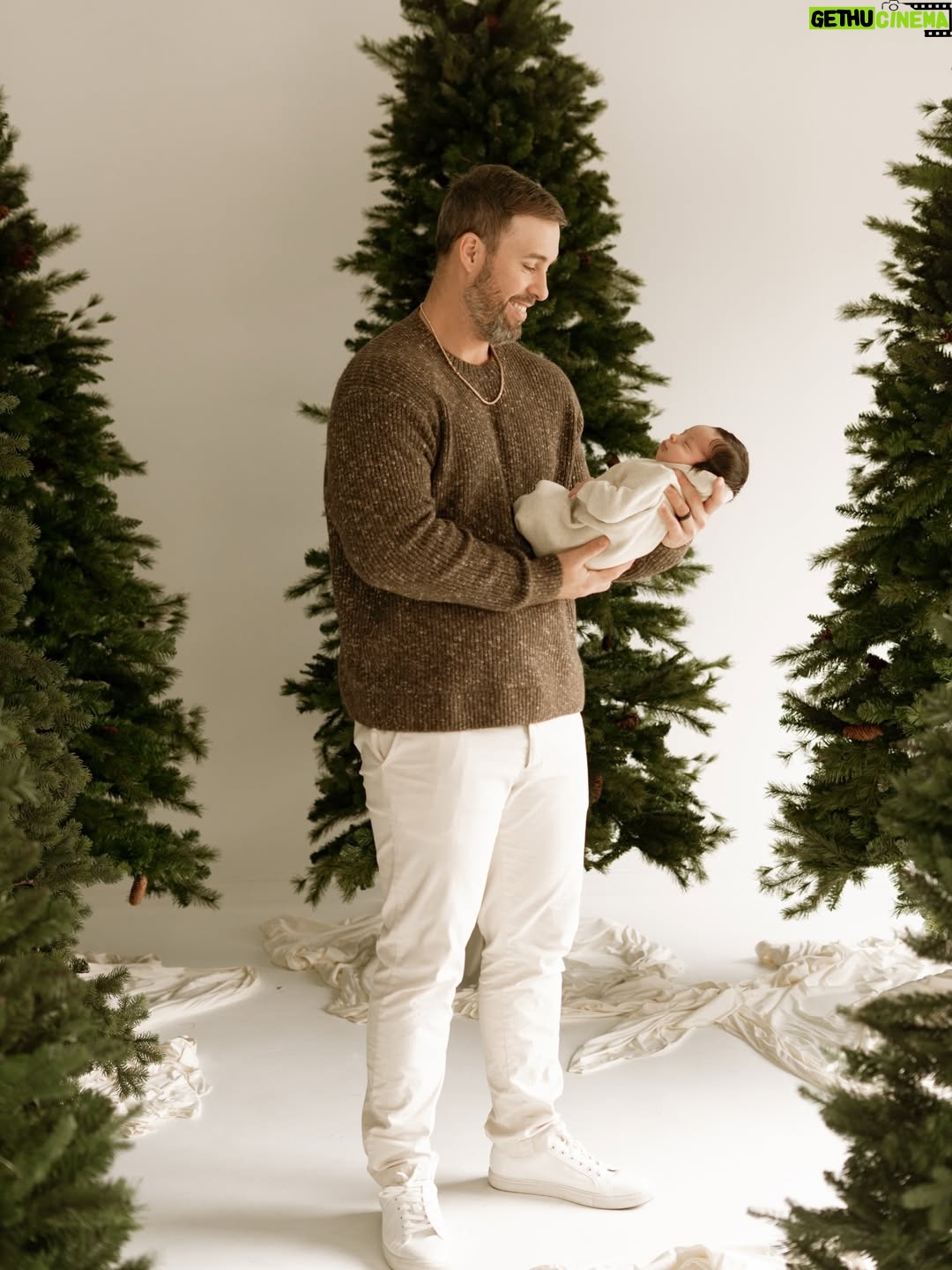 Geles Rodriguez - 2.1K Likes - merry little christmas, the Putzels 🤍