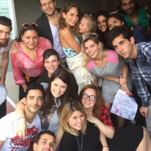 Geraldine Bazán Instagram - Érase una vez en el 2016…
Wow! Ya pasaron diez años.
Y uno cree que en diez años no pasa nada…
y paso de todo!!
Esto fue mi 2016 amor, familia, amigos, trabajo, viajes, risas y muchas historias.
Momentos que se quedaron en la memoria del corazón,
momentos que son parte de nuestra historia para siempre.
¿A poco no?
Todo lo que vivimos nos trajo justo al momento en el que estamos hoy…
y todo lo que aún nos falta por vivir. ✨