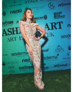 Geraldine Bazán Instagram - 5th anniversary @fashion_and_art_event ✨⭐️💫
Y no puedo estar más contenta de poder acompañar a mi hermano @federicodiazz a cada paso!!
Soy testigo del amor y dedicación que has puesto en este proyecto y en cada edición!!
Moda, arte, destinos en el mundo…
Una pieza de arte mi vestido @gianninaazar
📸🔝 @mickyvice_