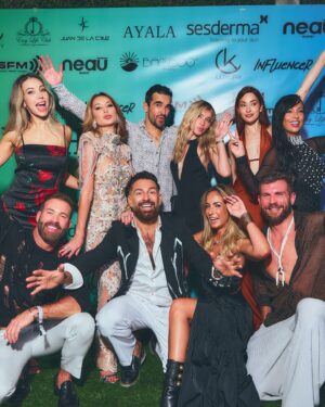 Geraldine Bazán Instagram - 5th anniversary @fashion_and_art_event ✨⭐️💫
Y no puedo estar más contenta de poder acompañar a mi hermano @federicodiazz a cada paso!!
Soy testigo del amor y dedicación que has puesto en este proyecto y en cada edición!!
Moda, arte, destinos en el mundo…
Una pieza de arte mi vestido @gianninaazar
📸🔝 @mickyvice_