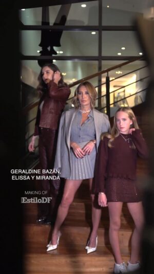 Geraldine Bazán Instagram - @geraldinebazan , @elissasotob y @mirandasotoborja protagonizan nuestro making of de portada en EstiloDF. 🤍
Una Navidad llena de amor, complicidad y momentos que se quedan para siempre en la memoria.
📍 @liveaquamxbosques
