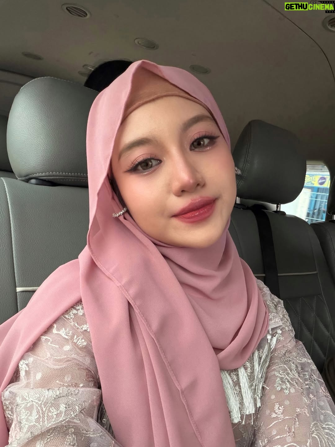 Ghea Indrawari - 62.5K Likes - jangan terlalu diiniin apasih namanya?