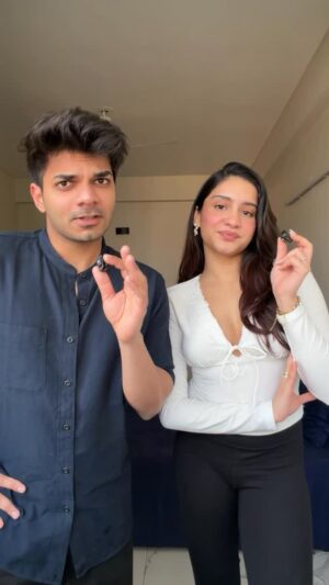 Gia Gupta Instagram - So what are you getting your boyfriend this valentines🥰
.
.
#vikhyat #giagupta