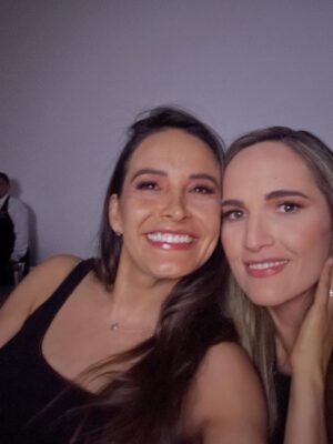 Gina Holguín Instagram - 14 años juntas.
Mañanas infinitas, risas, bromas, confidencias, bodas, showers, hijos, crecimiento, muchos años compartidos.
Hoy te vas y te voy a extrañar mucho!
Recuerda siempre que eres guapísima, talentosa, gran mamá, hija, esposa, amiga, un alma blanca y buena.
Yo me quedo con el privilegio de haber caminado contigo una parte enorme de mi vida!
Gracias por tanto, mi Ginísh 🩷🧡 te quiero @georginahol