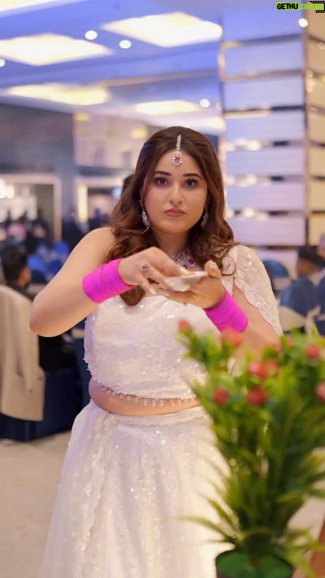 Ginni Soni - 43.9K Likes - “Ghar ke function mein kaam itna hota hai  ki sirf 2 golgappe hi naseeb hue 🫠 dil toh 20 ka tha!” 😝😭

#golgappe
#relatablecontent
#indianweddingvibes
#girlsproblems
#reallifevibes