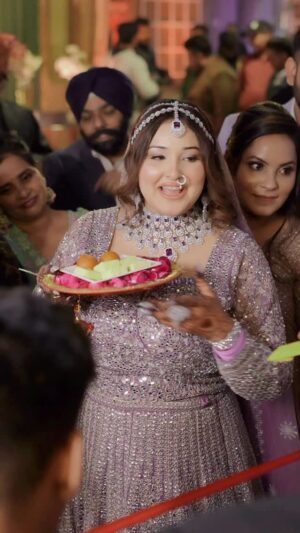 Ginni Soni Instagram - Jiju di entry Saali bina incomplete aa..😝☺️
#punjabiwedding #ribboncutting #saalijiju #shaadiseason #shaadi