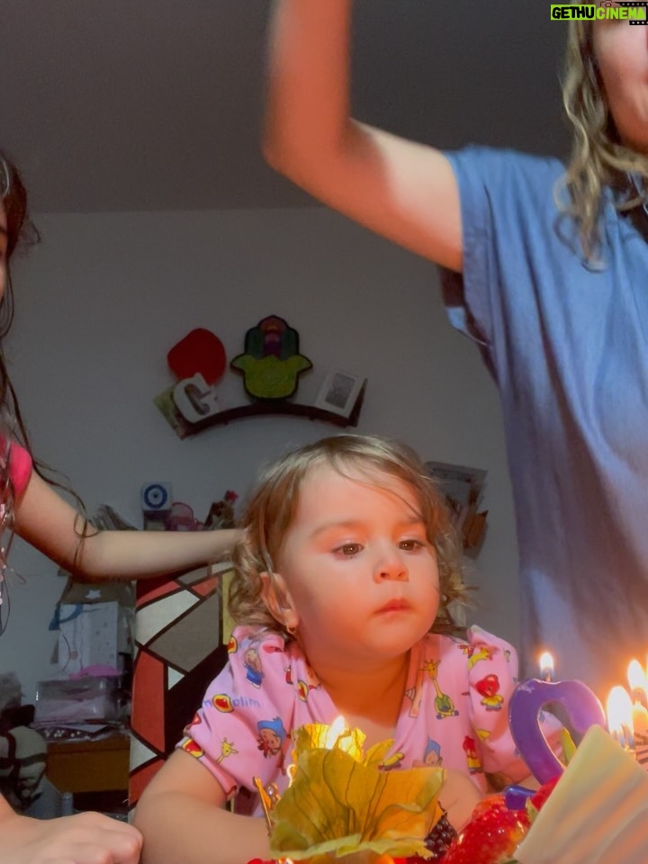 Gioia Arismendi - 811 Likes - Feliz Vida a Mi @gioiaarismendi 🎂 Te Amo ❤️ Te Respeto Te Valoro Te Disfruto Te Admiro… Gracias Gracias Gracias 🙏🫶🏻👐🏻🙌🏻👏🏻♥️😍😘🥰
.
Gracias Gracias Gracias a toda mi Familia ♥️ y amigos que me acompañaron estuvieron conmigo me cantaron cumple y comieron de los ricos pasteles y tortas para celebrar 🥳 y a todos los que estuvieron presente 💝 aunque no estemos físicamente juntos siempre siento su amor genuino!!! ⭐️😘😍♥️
.
Gracias Gracias Gracias 👐🏻🙌🏻🫶🏻 a todos los quiero!!! Y me quiero y me Amo Infinito ♾️ porque #yosignifico #iamenough #yosoy #soham #iam Gioia Arismendi en Abundancia y Prosperidad rodeada de Éxitos y Amor! Amén!!! 💟☮️🕉️⚛️
.
Feliz Vida a Gioia, Gioita, Giogis, Gio, Yoyanote, Gioiamom, Gioia… Gracias Gracias Gracias por ser todas Gracias por quererme, sostenerme, amarme, estar y ser… Gracias por habitarnos por comprendernos y por seguir siempre creciendo aprendiendo y cultivando lo que más queremos el Amor #amormotordelmundo ♥️🥰😍👏🏻😘⭐️ Congrats baby!!! 
.
#gioiaarismendi 
#bambolabygioia 
#gioiamom #gioiamoms 
#gioiainfinita 
#gioiarte 
#gracias #agradecida #graciasdios #felizvida #felizcumple2026