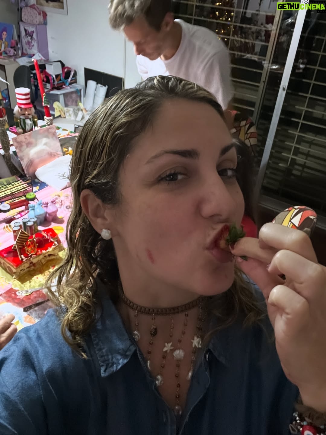 Gioia Arismendi - 811 Likes - Feliz Vida a Mi @gioiaarismendi 🎂 Te Amo ❤️ Te Respeto Te Valoro Te Disfruto Te Admiro… Gracias Gracias Gracias 🙏🫶🏻👐🏻🙌🏻👏🏻♥️😍😘🥰
.
Gracias Gracias Gracias a toda mi Familia ♥️ y amigos que me acompañaron estuvieron conmigo me cantaron cumple y comieron de los ricos pasteles y tortas para celebrar 🥳 y a todos los que estuvieron presente 💝 aunque no estemos físicamente juntos siempre siento su amor genuino!!! ⭐️😘😍♥️
.
Gracias Gracias Gracias 👐🏻🙌🏻🫶🏻 a todos los quiero!!! Y me quiero y me Amo Infinito ♾️ porque #yosignifico #iamenough #yosoy #soham #iam Gioia Arismendi en Abundancia y Prosperidad rodeada de Éxitos y Amor! Amén!!! 💟☮️🕉️⚛️
.
Feliz Vida a Gioia, Gioita, Giogis, Gio, Yoyanote, Gioiamom, Gioia… Gracias Gracias Gracias por ser todas Gracias por quererme, sostenerme, amarme, estar y ser… Gracias por habitarnos por comprendernos y por seguir siempre creciendo aprendiendo y cultivando lo que más queremos el Amor #amormotordelmundo ♥️🥰😍👏🏻😘⭐️ Congrats baby!!! 
.
#gioiaarismendi 
#bambolabygioia 
#gioiamom #gioiamoms 
#gioiainfinita 
#gioiarte 
#gracias #agradecida #graciasdios #felizvida #felizcumple2026