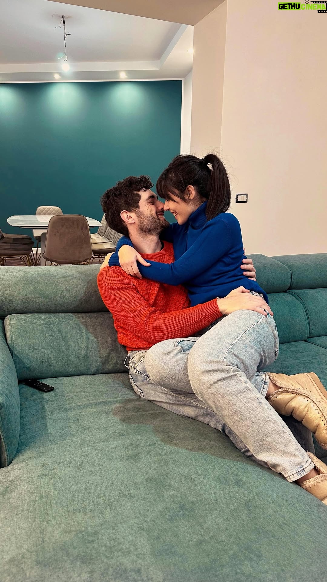 Giorgia Gianetiempo - 19.5K Likes - Casa è quasi pronta anche se manca ancora tanto ma una delle cose più importanti c’è…il nostro amato divano! Pronti per le serate con i nostri amici e per le maratone di serie tv… 
@divani.store_official  #divanistore  #adv