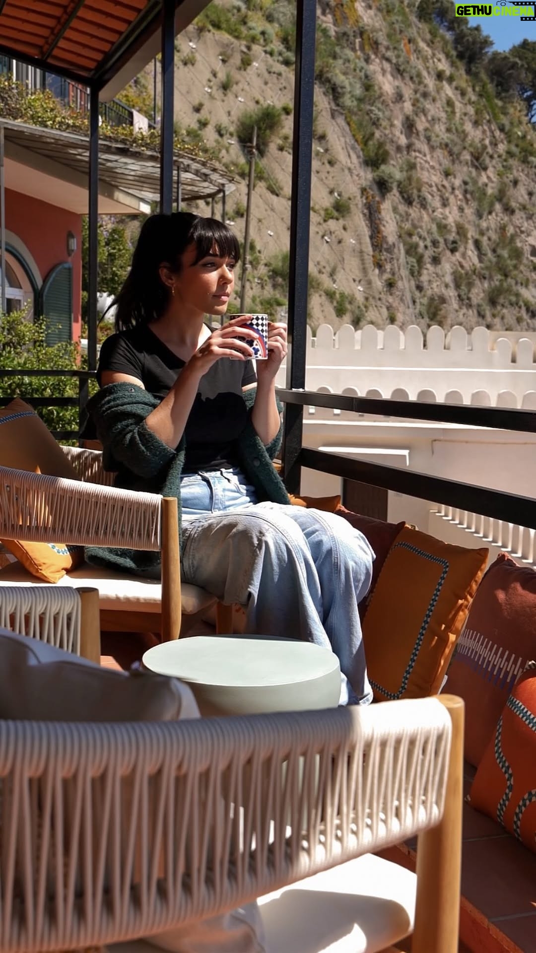 Giorgia Gianetiempo - 11.9K Likes - Il nostro balconcino vista mare,il nostro posto felice🩵
@maisonsdumonde_it 
#suppliedby