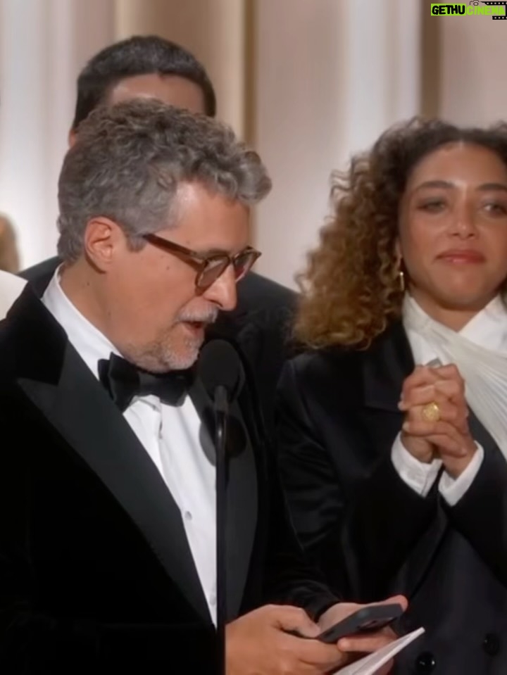 Giovanna Antonelli - 66.5K Likes - Que momento lindo pro Brasil e pro audiovisual brasileiro! Depois de 27 anos, o Golden Globes, de melhor filme e com Wagner levando o prêmio de melhor ator, um ano depois de Fernanda! 🇧🇷✨
Um reconhecimento que fala da expansão do nosso cinema, da força das nossas histórias e do talento que atravessa fronteiras.
O audiovisual brasileiro cresce, se reinventa e ocupa, cada vez mais, o lugar que merece no mundo. 🎬💛