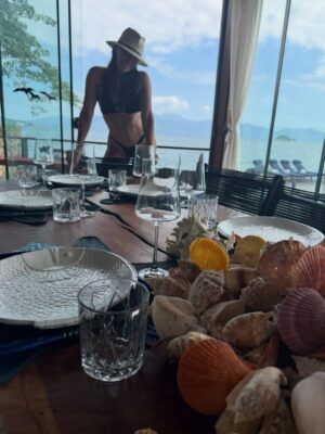 Giovanna Antonelli Instagram - Dias de alegria, paz e amor!!
🌟Simbora #26 !!!!🌟
Thanks @airbnb
#airbnbpartner