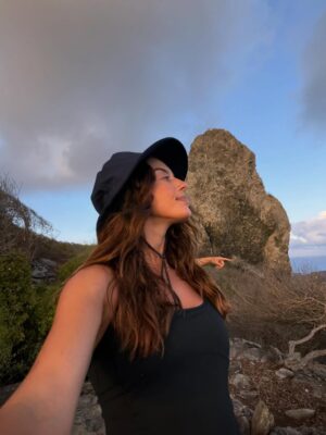 Giovanna Lancellotti Instagram - O ano só começa assim 🐬