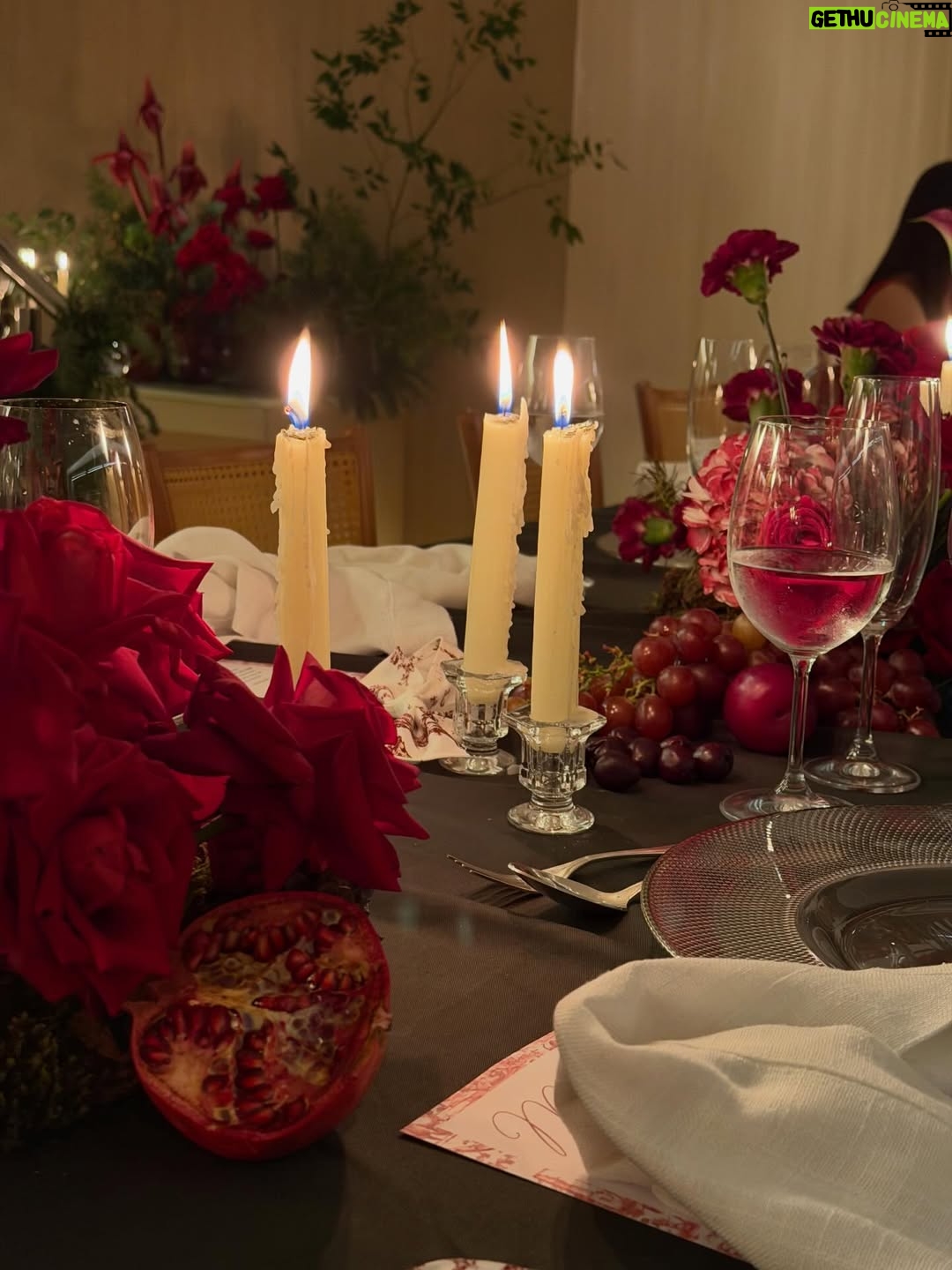 Giovanna Lancellotti - 42.2K Likes - Nosso Natal ❤️🎄
2025 foi, e está sendo, um ano MUITO especial! 

Que o espírito de Cristo esteja sempre presente em nossas casas, nossos corações.. não podemos esquecer o verdadeiro significado desse dia! 

Obrigada, meu Deus! Por todas as bençãos que o senhor preparou pra mim! Pela minha família! Pela minha saúde ! 

AMÉM! 
Que tenhamos todos um Natal repleto de amor e respeito! 
Que todos os seres sejam livres e felizes ✨🙏🏼
