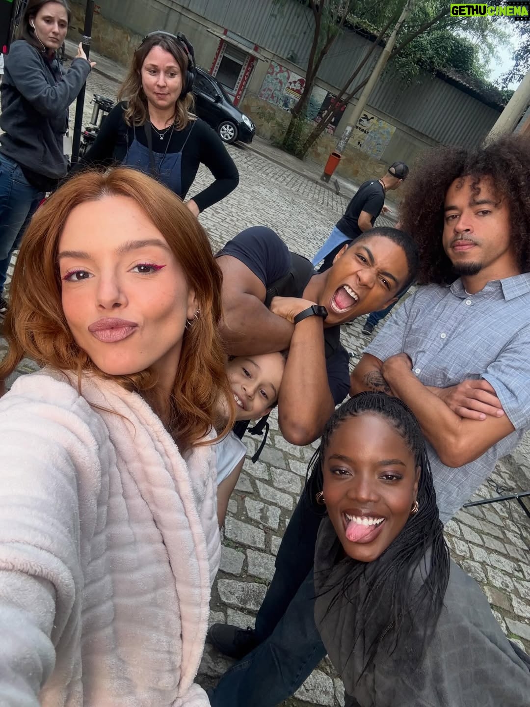 Giovanna Lancellotti - 102.5K Likes - KAMILA LUIZA, em todas suas versões. 

Brilhe muito e voe alto!!! ✨ você merece, garota!! 

Gratidão, meus parceiros amados. 

DONA DE MIM
219 capítulos 
Fim :)