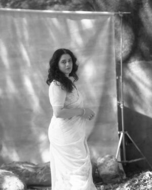 Girija Oak Instagram - Magic courtesy @tejasnerurkarr 
Saree courtesy @theyellowbow_ 
Jewellery courtesy @houseofaadyaa 
Putting it all together courtesy @nehachaudhary_ 
Hair courtesy @sharmilapatel1109
Love courtesy @santushtimahadeo @brewbackersmedia