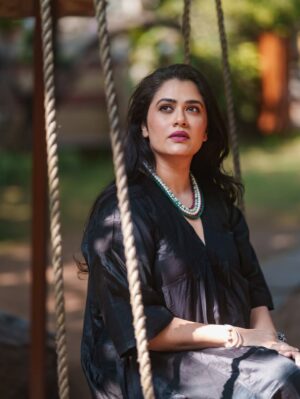 Girija Oak Instagram - Just grateful that I get to play dress up for a living ♣️
Featuring @houseofaadyaa’s luxe collection.