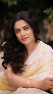Actress Girija Oak HD Photos and Wallpapers December 2025
