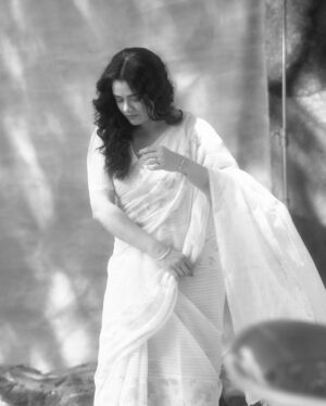 Girija Oak Instagram - Magic courtesy @tejasnerurkarr 
Saree courtesy @theyellowbow_ 
Jewellery courtesy @houseofaadyaa 
Putting it all together courtesy @nehachaudhary_ 
Hair courtesy @sharmilapatel1109
Love courtesy @santushtimahadeo @brewbackersmedia