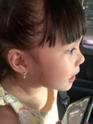 Gisella Anastasia Instagram - Sudah sebelas Gem🥹😭
Ngeliatin ini semua di galeri mama dari kemarin, membawa rasa syukur yang luar biasaaaaaaaa…
Manisnya kamu dari kecil..
Bawelnya..
Aktifnya..
Semuanya masi ada sampe sekarang, cuman agak lebih malu aja dikittt 🤏hihi..
Namun tetep sangat gemas dan membanggakan buat mama..
Forever grateful for your presence in my life..
Semoga semakin mandiri, semakin bisa fokus serius dalam mengerjakan apapun😜😜 , semoga bisa bertumbuh baik dan berbuah manis yaa Gem…
Selalu sayang Tuhan, papa dan mama, juga manis dan baik pada semuanya..
Love u tomaaattt gempitong slay gempoh cinta manis cinta karet kesayangan mama pujaan bangsaaaaaaaaaaaaaaaaaa😝😍❤️💕🥹