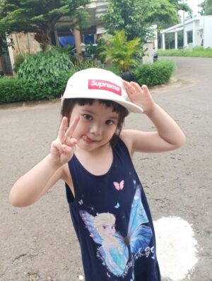 Gisella Anastasia Instagram - Sudah sebelas Gem🥹😭
Ngeliatin ini semua di galeri mama dari kemarin, membawa rasa syukur yang luar biasaaaaaaaa…
Manisnya kamu dari kecil..
Bawelnya..
Aktifnya..
Semuanya masi ada sampe sekarang, cuman agak lebih malu aja dikittt 🤏hihi..
Namun tetep sangat gemas dan membanggakan buat mama..
Forever grateful for your presence in my life..
Semoga semakin mandiri, semakin bisa fokus serius dalam mengerjakan apapun😜😜 , semoga bisa bertumbuh baik dan berbuah manis yaa Gem…
Selalu sayang Tuhan, papa dan mama, juga manis dan baik pada semuanya..
Love u tomaaattt gempitong slay gempoh cinta manis cinta karet kesayangan mama pujaan bangsaaaaaaaaaaaaaaaaaa😝😍❤️💕🥹