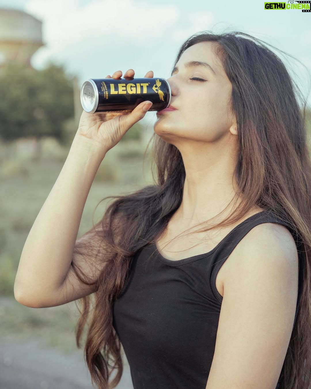 Gitanjali Singh - 6.1K Likes - Go limitless with one drink !@legitenergydrink 

@legitenergydrink