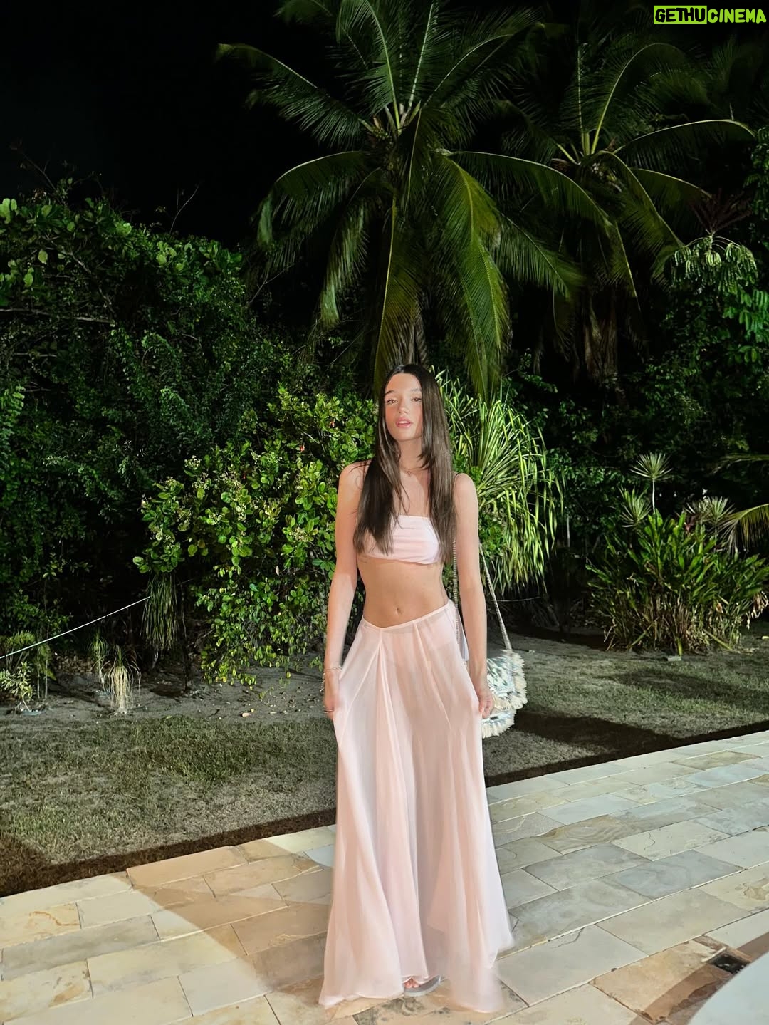 Giulia Benite - 165.5K Likes - Energia de verão 🌸💐🌷 @reveillonarcanjosn1