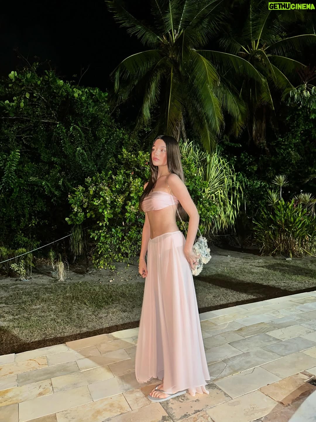Giulia Benite - 165.5K Likes - Energia de verão 🌸💐🌷 @reveillonarcanjosn1