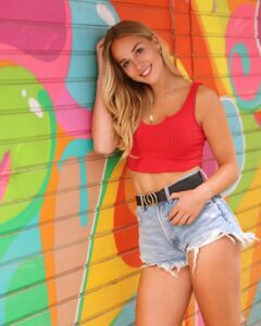 Actress Giulia Gwinn HD Photos and Wallpapers May 2025