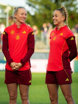 Giulia Gwinn Instagram - 🇩🇪✌🏻