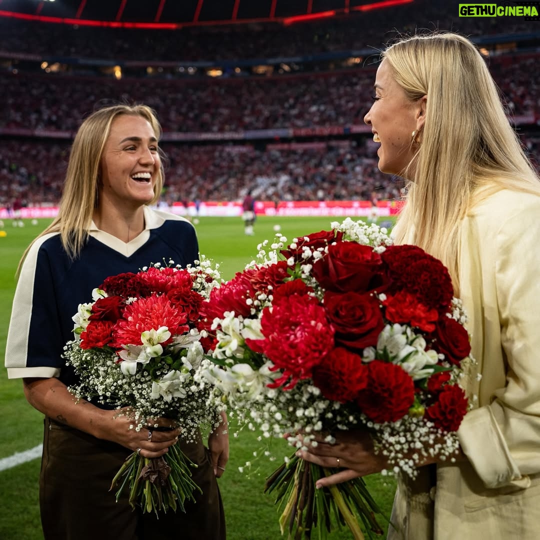 Giulia Gwinn - 92.4K Likes - Danke! ❤️🤍 @fcbayern & @fcbfrauen 

😍🥇🎩 @stanwaygeorgia