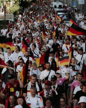 Giulia Gwinn Instagram - Alle gemeinsam für Deutschland 🇩🇪❤️