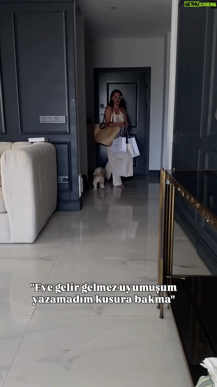 Gizem Denizci - 239 Likes - Yani ancak böyle olması gerekiyordur di mi😅 
.
.
.
.
.
#eğlence #komik #komedi #relatable #reklam değil #relatable #keşfet
