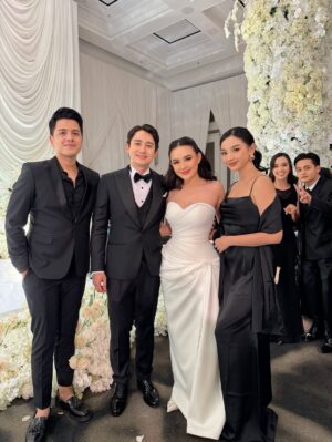 Glenca Chysara Instagram - Selamat menempuh hidup baru @amandamanopo & @kennyauztin 🤍
semoga kalian selalu saling menjadi rumah.
semoga Tuhan selalu merawat cinta kalian.
SAAAAH 💍🤍