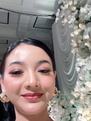 Glenca Chysara Instagram - Selamat menempuh hidup baru @amandamanopo & @kennyauztin 🤍
semoga kalian selalu saling menjadi rumah.
semoga Tuhan selalu merawat cinta kalian.
SAAAAH 💍🤍