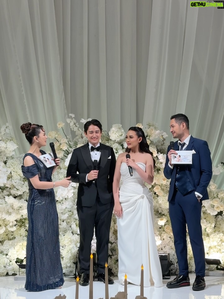 Glenca Chysara - 584.3K Likes - Selamat menempuh hidup baru @amandamanopo & @kennyauztin 🤍
semoga kalian selalu saling menjadi rumah.
semoga Tuhan selalu merawat cinta kalian.
SAAAAH 💍🤍