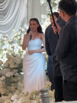 Glenca Chysara Instagram - Selamat menempuh hidup baru @amandamanopo & @kennyauztin 🤍
semoga kalian selalu saling menjadi rumah.
semoga Tuhan selalu merawat cinta kalian.
SAAAAH 💍🤍