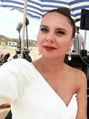 Goncagül Sunar Instagram - Son bir yılı değil bir kaç yılı doldurdum gönderiye 🙈ayarsız elim 🙃✨️