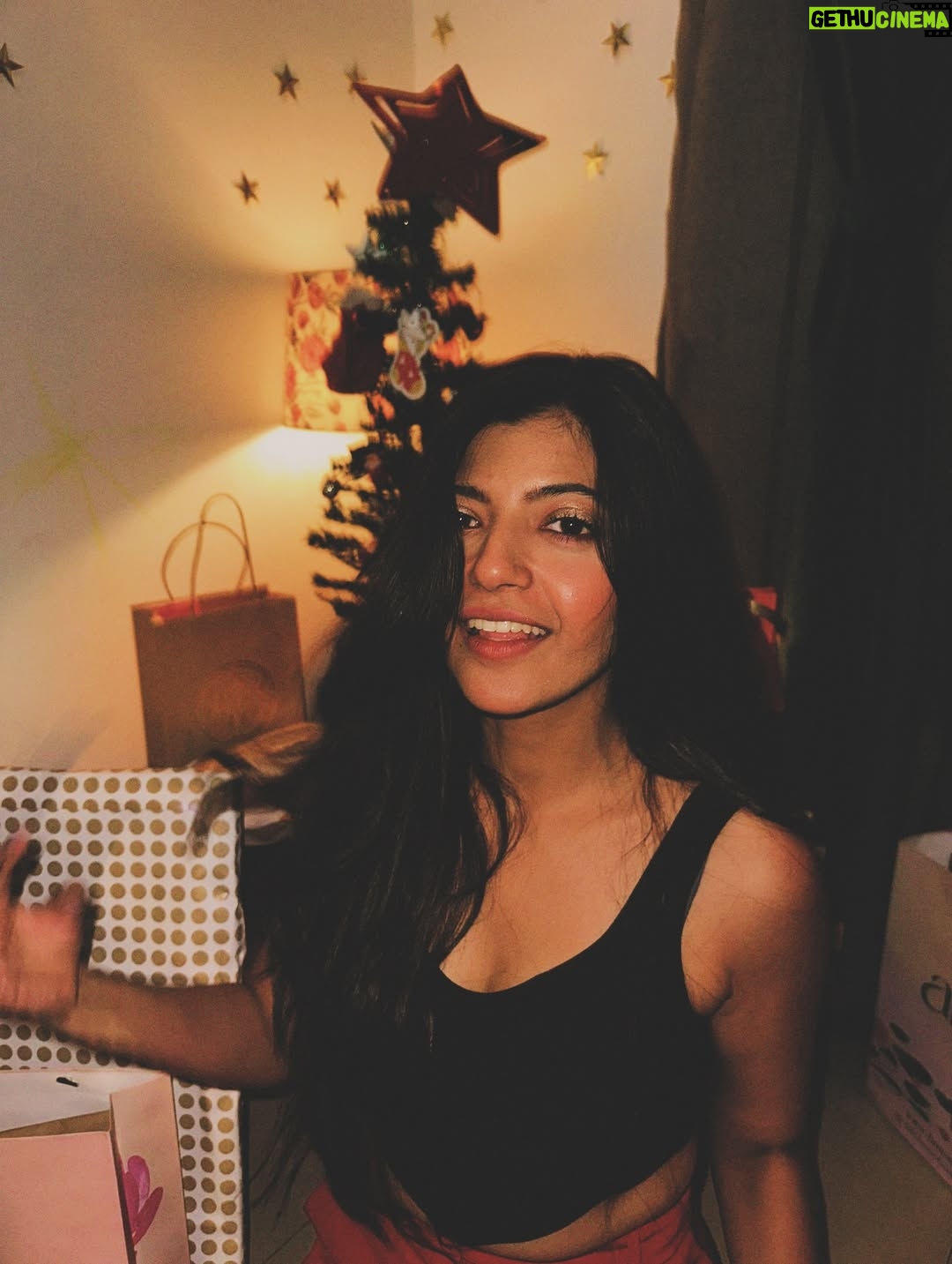 Gouri Agarwal - 2.4K Likes - Ho ho ho, let’s go🎄✨
#merrychristmas❤️