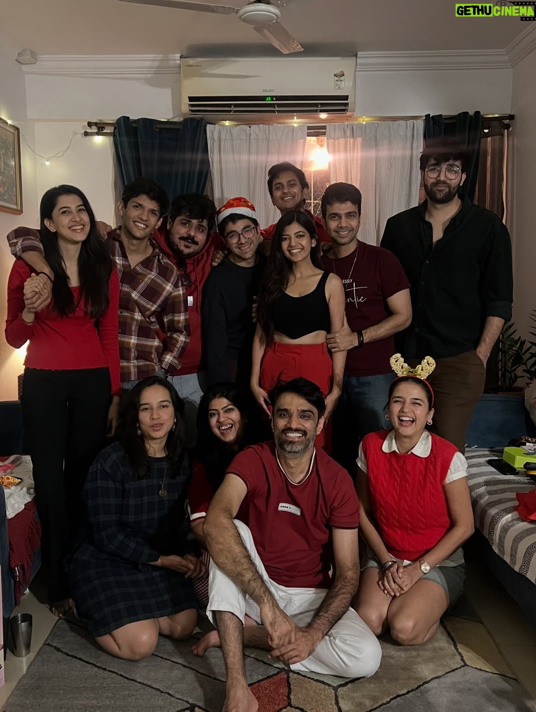 Gouri Agarwal - 2.4K Likes - Ho ho ho, let’s go🎄✨
#merrychristmas❤️